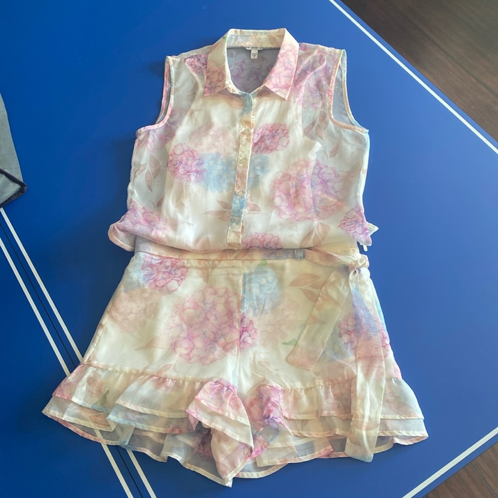 Girls Guess 2 piece Skirt and Top size 14